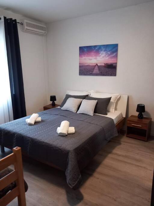 Apartment Dora-100M From The Central Beach Makarska Exteriör bild