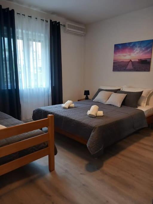 Apartment Dora-100M From The Central Beach Makarska Exteriör bild