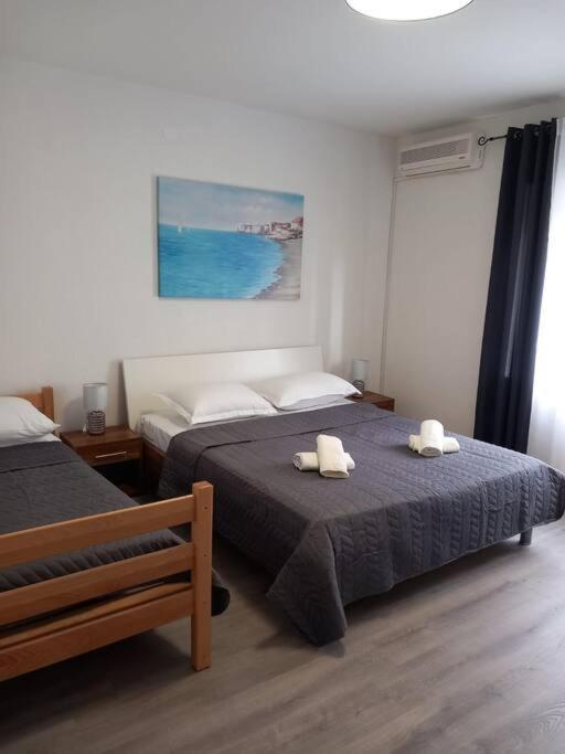 Apartment Dora-100M From The Central Beach Makarska Exteriör bild