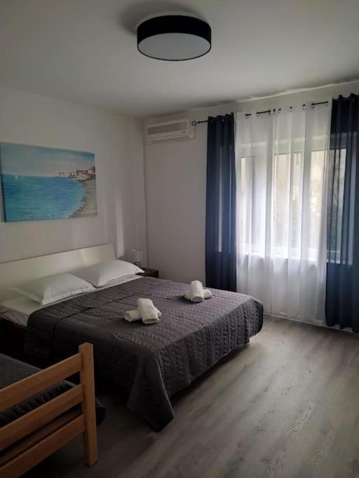 Apartment Dora-100M From The Central Beach Makarska Exteriör bild