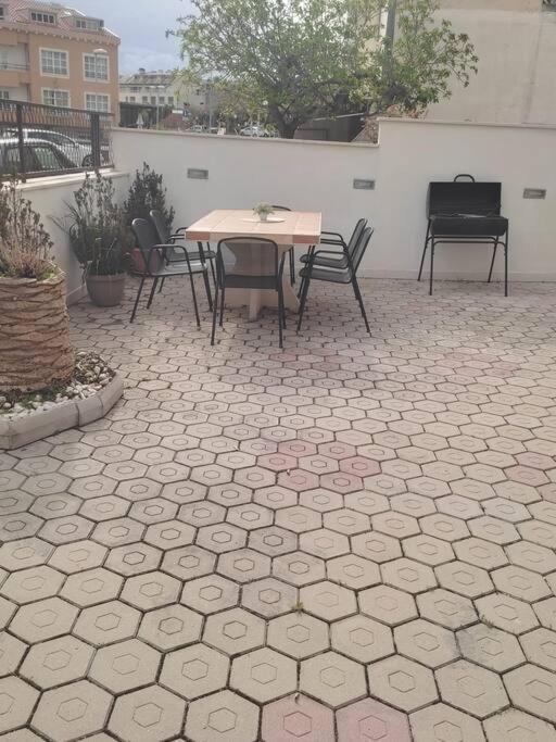 Apartment Dora-100M From The Central Beach Makarska Exteriör bild